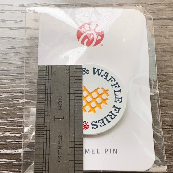 Chick-fil-A Enamel Pin "High Fives & Waffle Fries" Lapel Pin Collectible - Picture 3 of 4